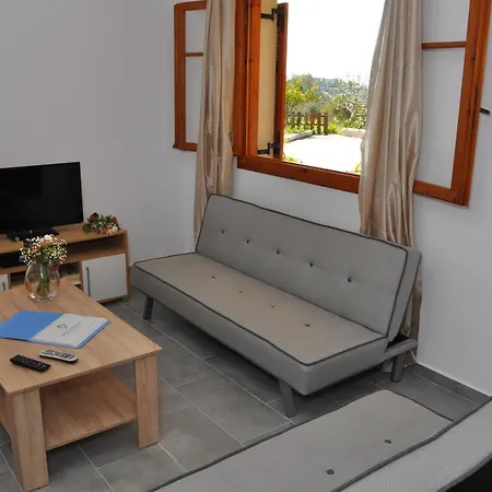 Polymnia Lassi * Lassi (Kefalonia)