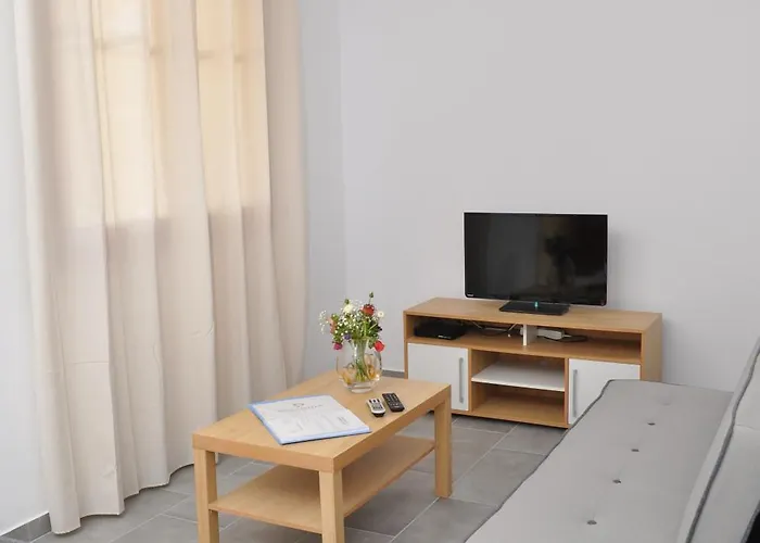 Polymnia Lassi * Lassi (Kefalonia)